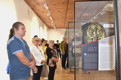 Bezsenne głowy, co dżwigają korony - otwarcie wystawy